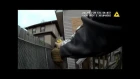 Chicago Police Taze Fleeing Man Jumping Over Fence