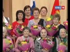 Две ельчанки награждены почётными знаками Липецкой области «Слава матери»
